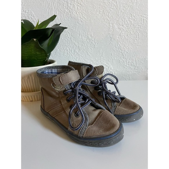 Canvas high top sneaker childs size 9 - Picture 2 of 8